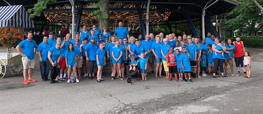 Group pic of the Sunny Days crew at the Sunny Days Kennywood Day